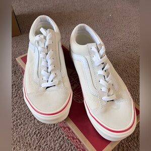 Vans sneaker like new 7 womens 5 1/2 mens